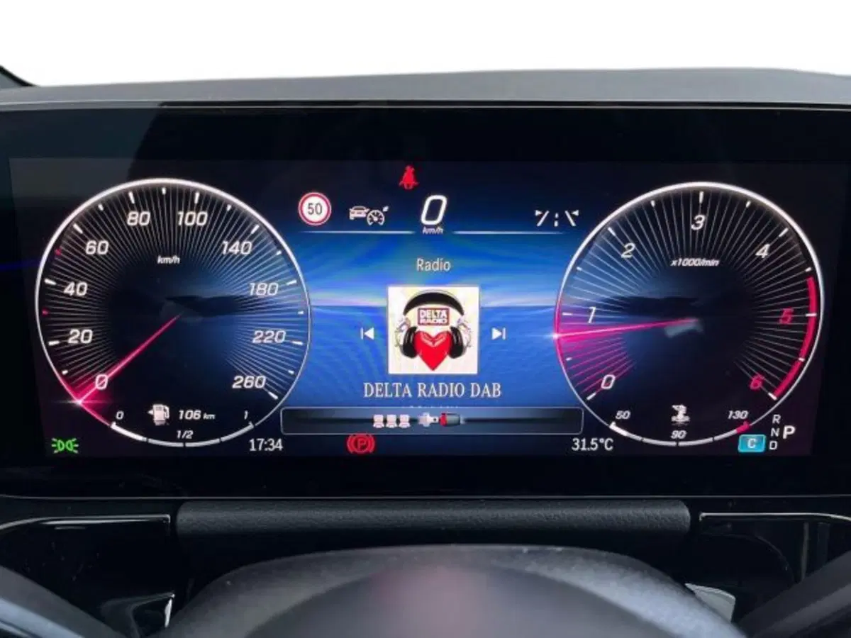 Mercedes-Benz GLA SUV nuova a Verona (8)