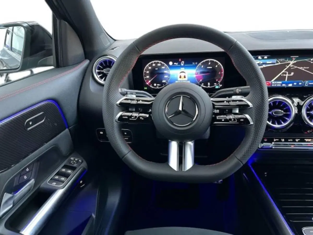 Mercedes-Benz GLA SUV nuova a Verona (11)
