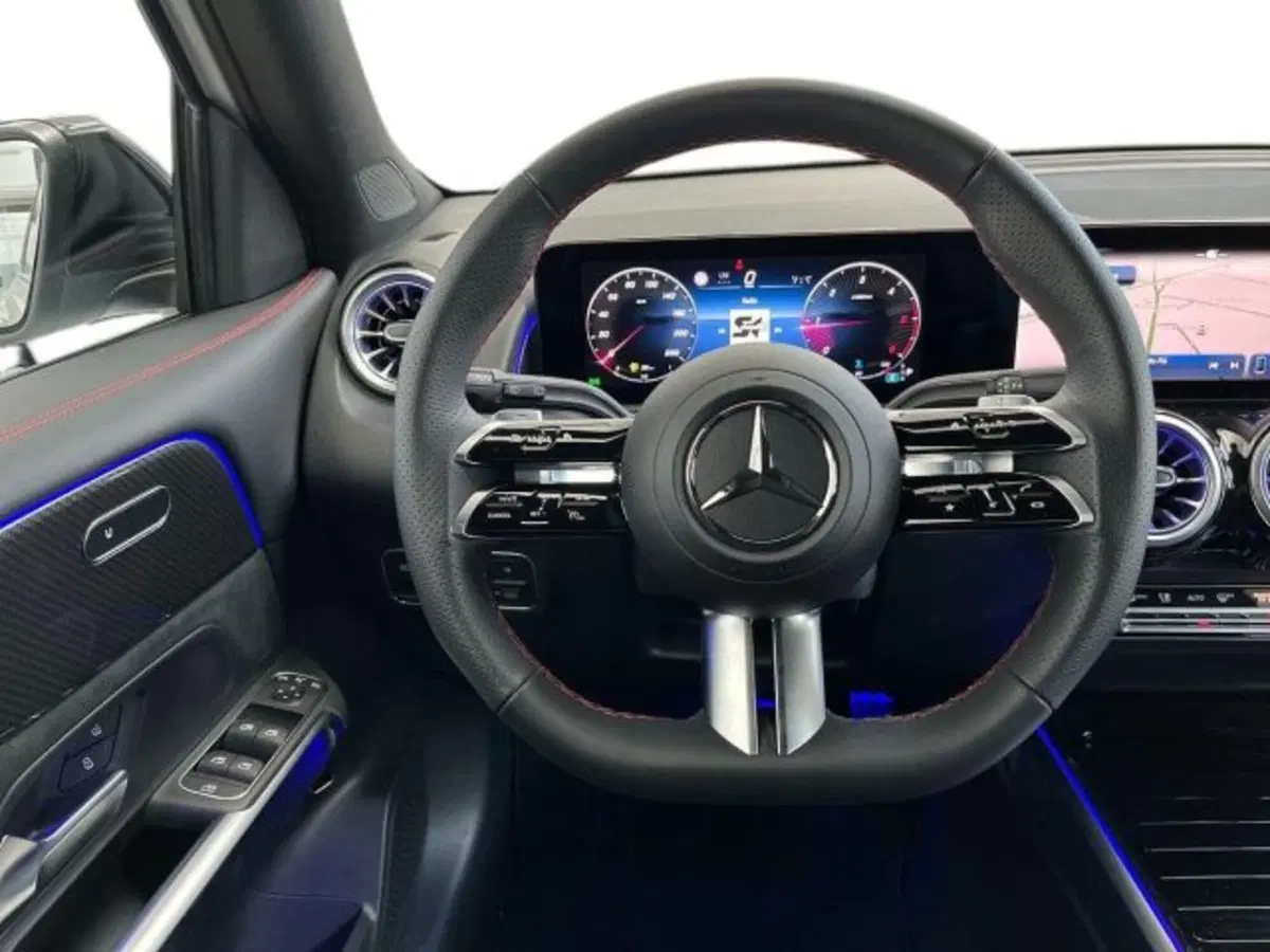 Mercedes-Benz GLB nuova a Verona (11)
