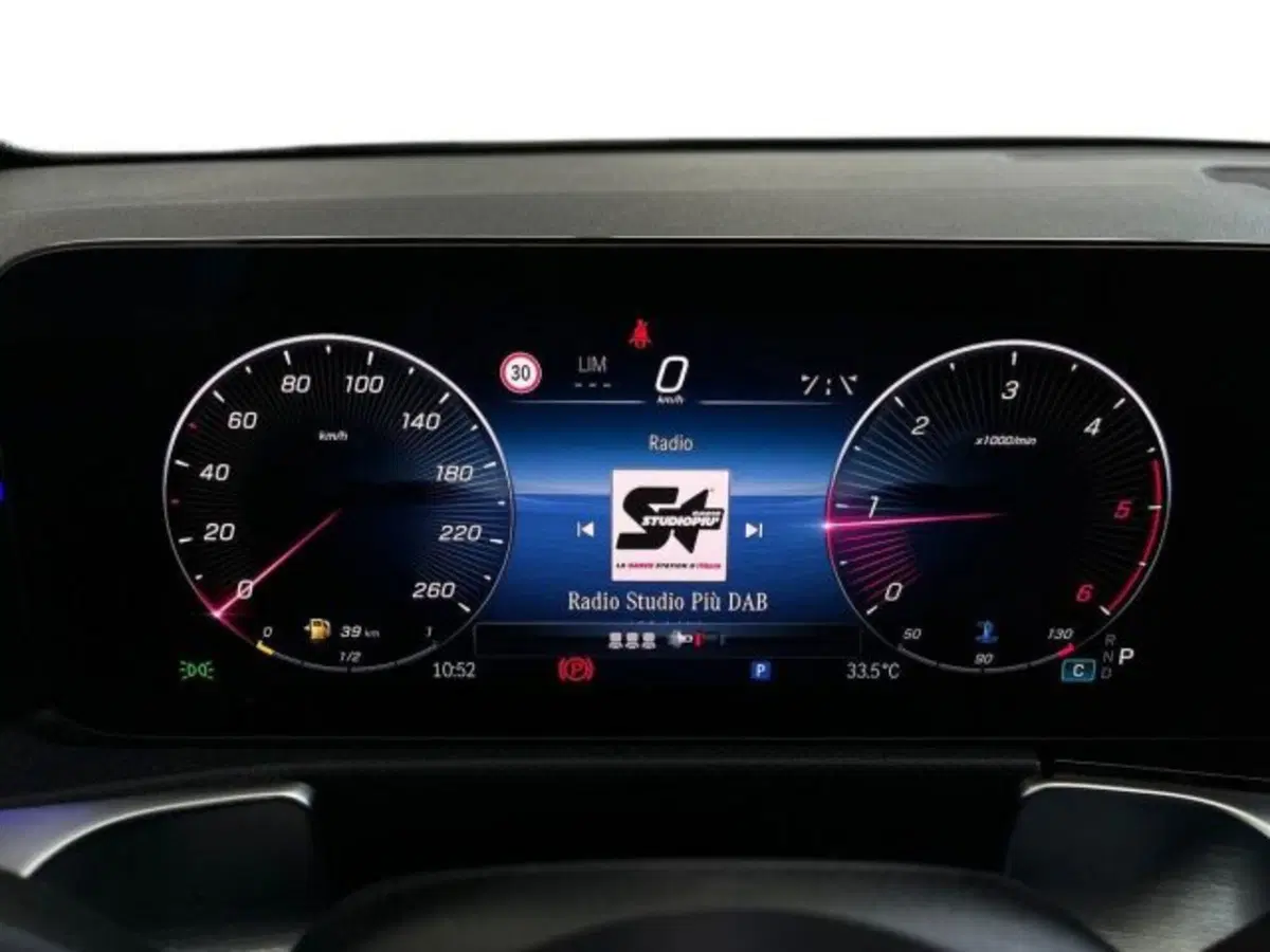 Mercedes-Benz GLB nuova a Verona (8)