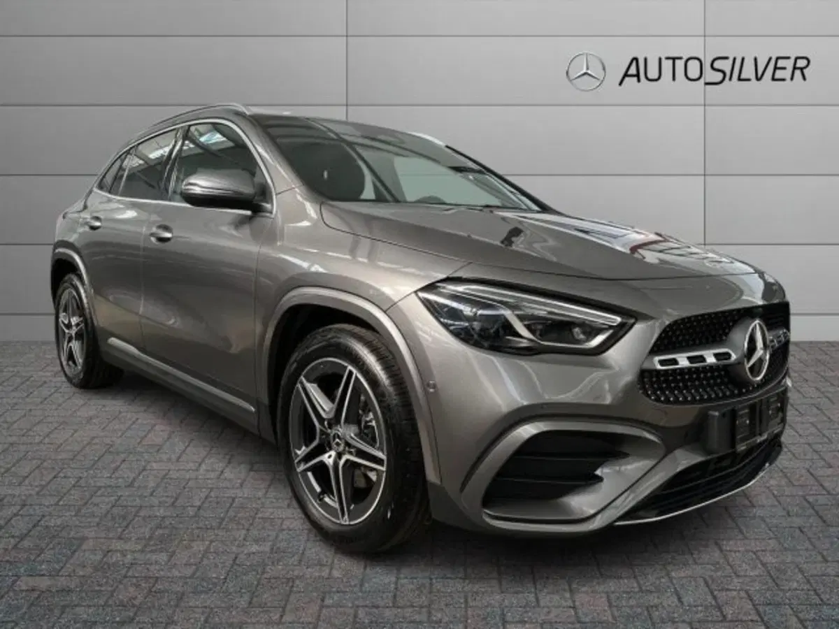 Mercedes-Benz GLA SUV nuova a Verona