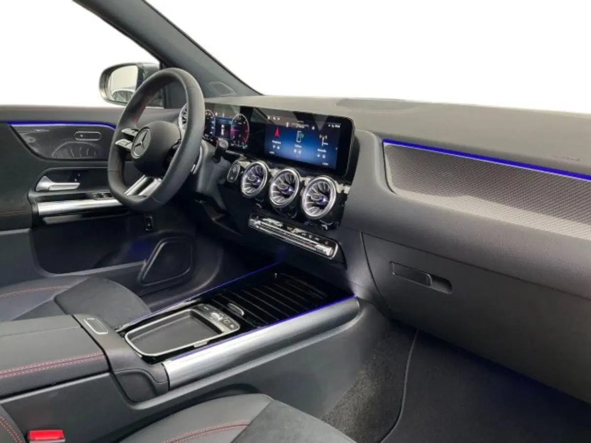 Mercedes-Benz GLA SUV nuova a Verona (14)