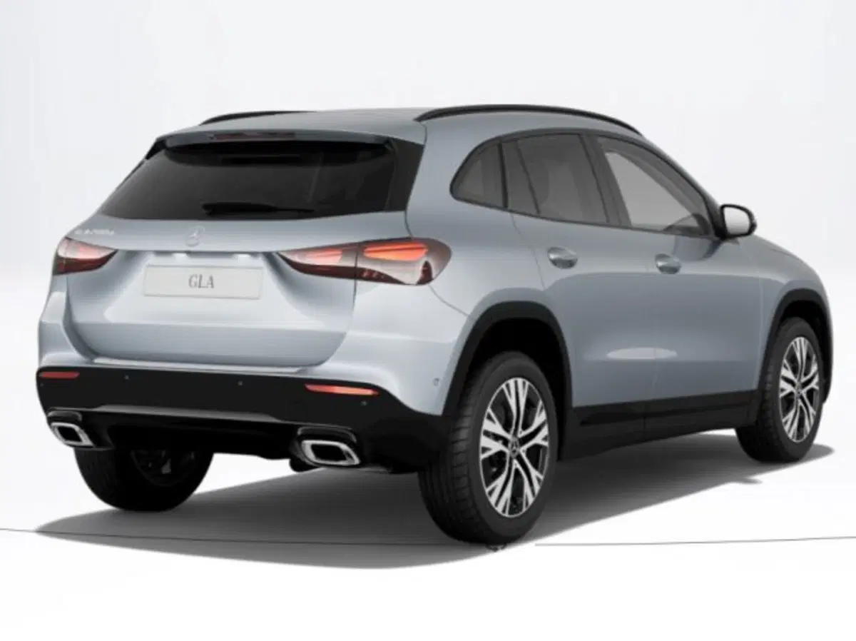 Mercedes-Benz GLA SUV nuova a Verona (2)
