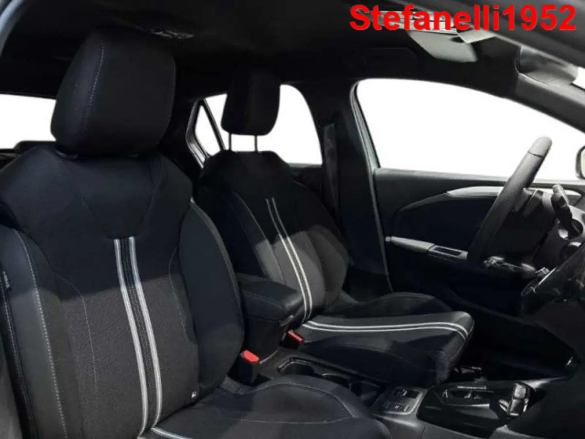 Opel Corsa nuova a Bologna (16)