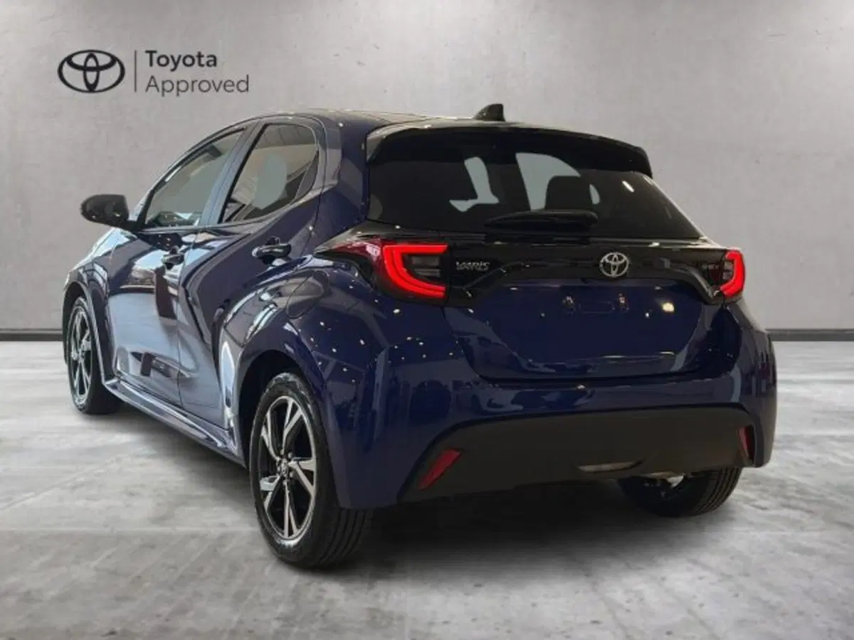 Toyota Yaris Cross nuova a Sassari (5)