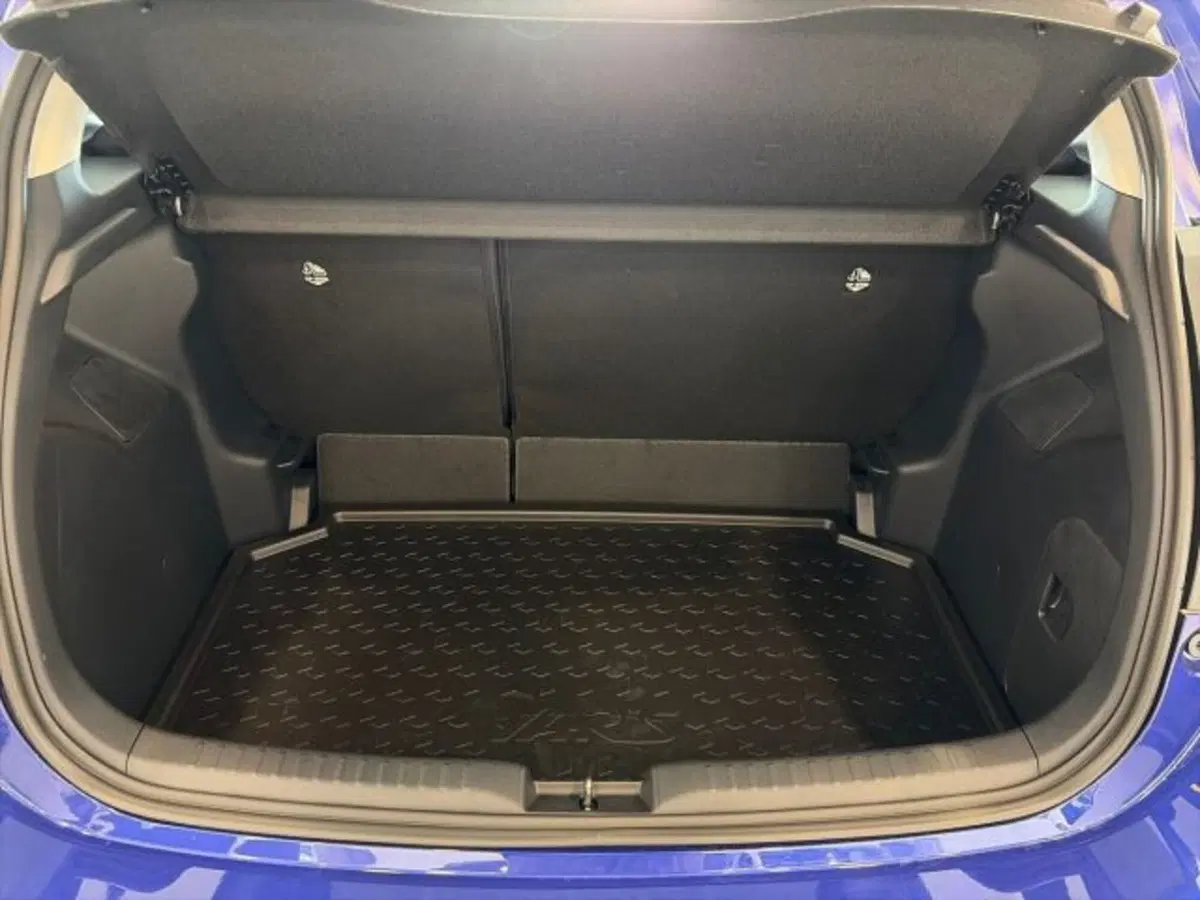 Toyota Yaris Cross nuova a Sassari (6)