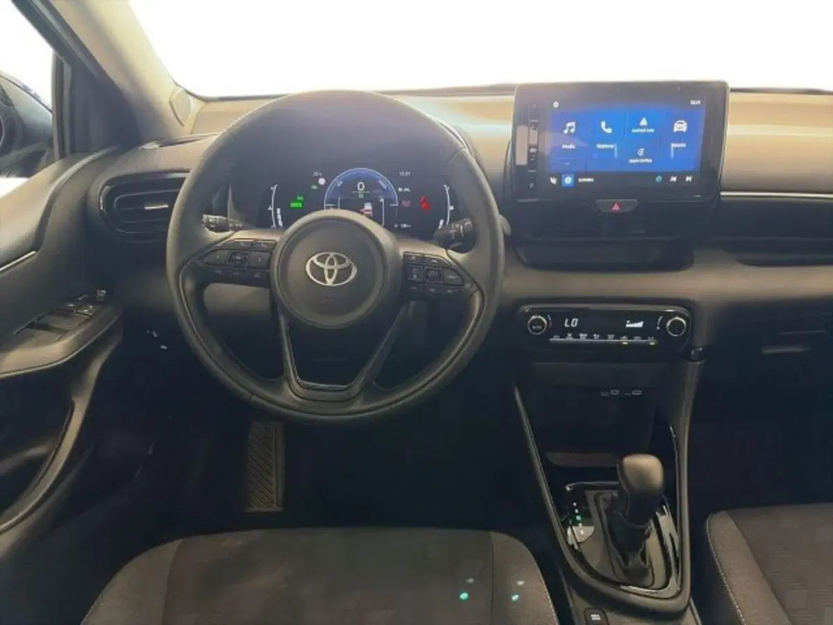 Toyota Yaris Cross nuova a Sassari (8)