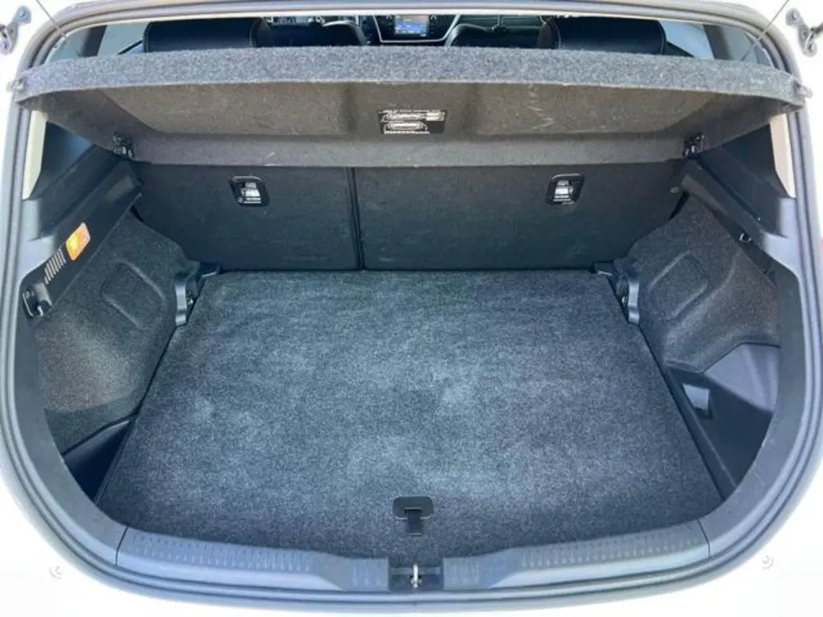 Toyota Auris usata a Sassari (5)
