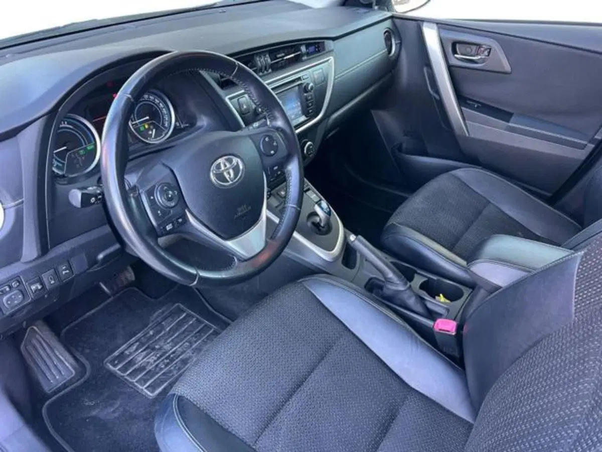 Toyota Auris usata a Sassari (6)