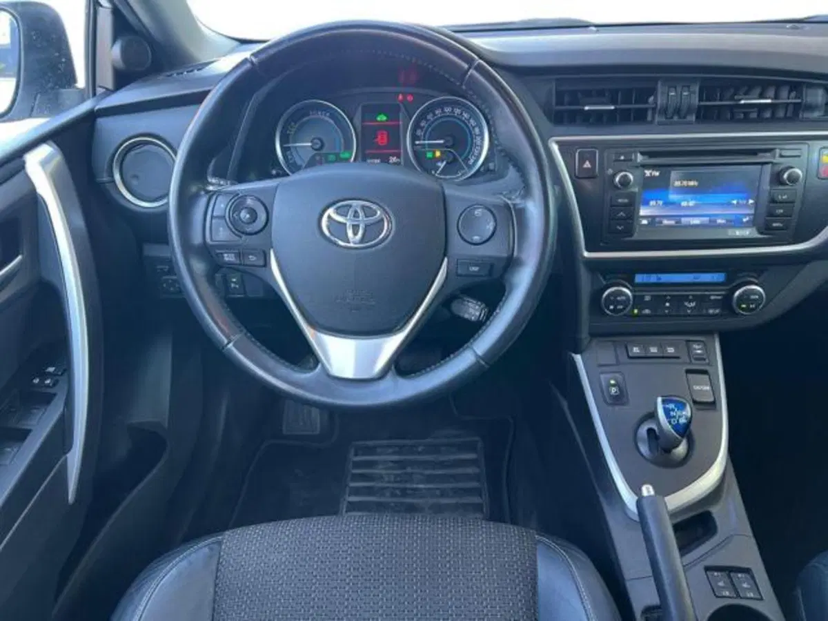 Toyota Auris usata a Sassari (7)