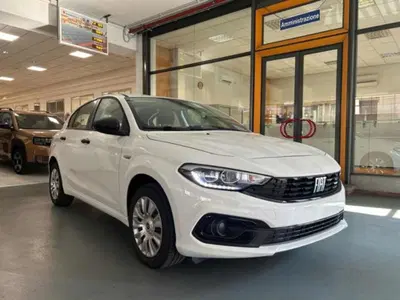 Fiat Tipo Tipo 5p 1.5 t4 hybrid Cross 130cv dct nuova a Vercelli