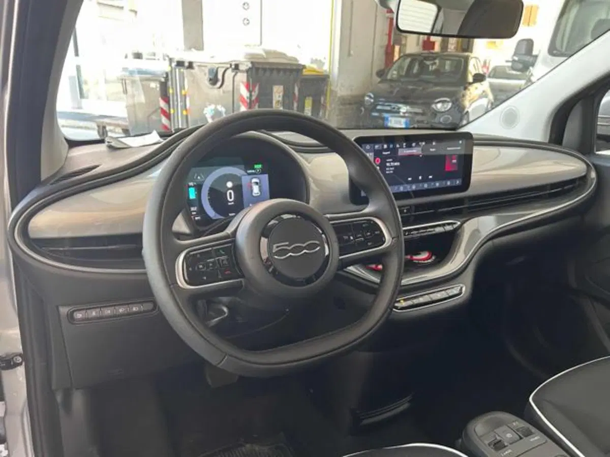 Fiat 500e nuova a Vercelli (13)