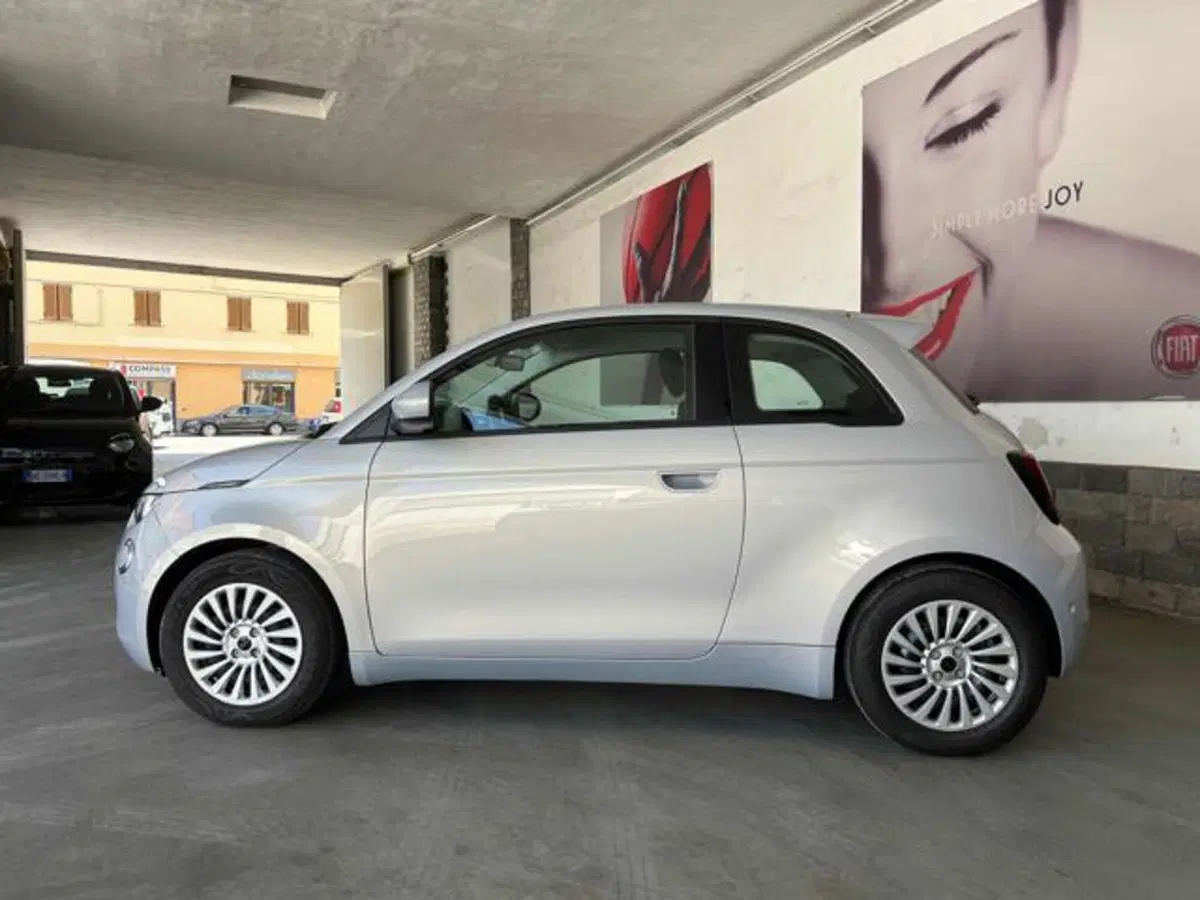 Fiat 500e nuova a Vercelli (15)