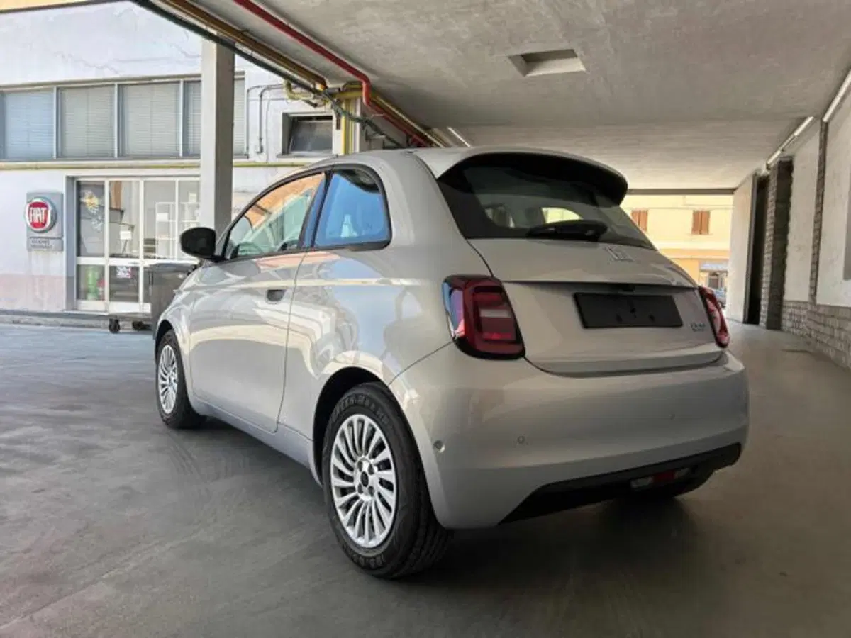 Fiat 500e nuova a Vercelli (16)