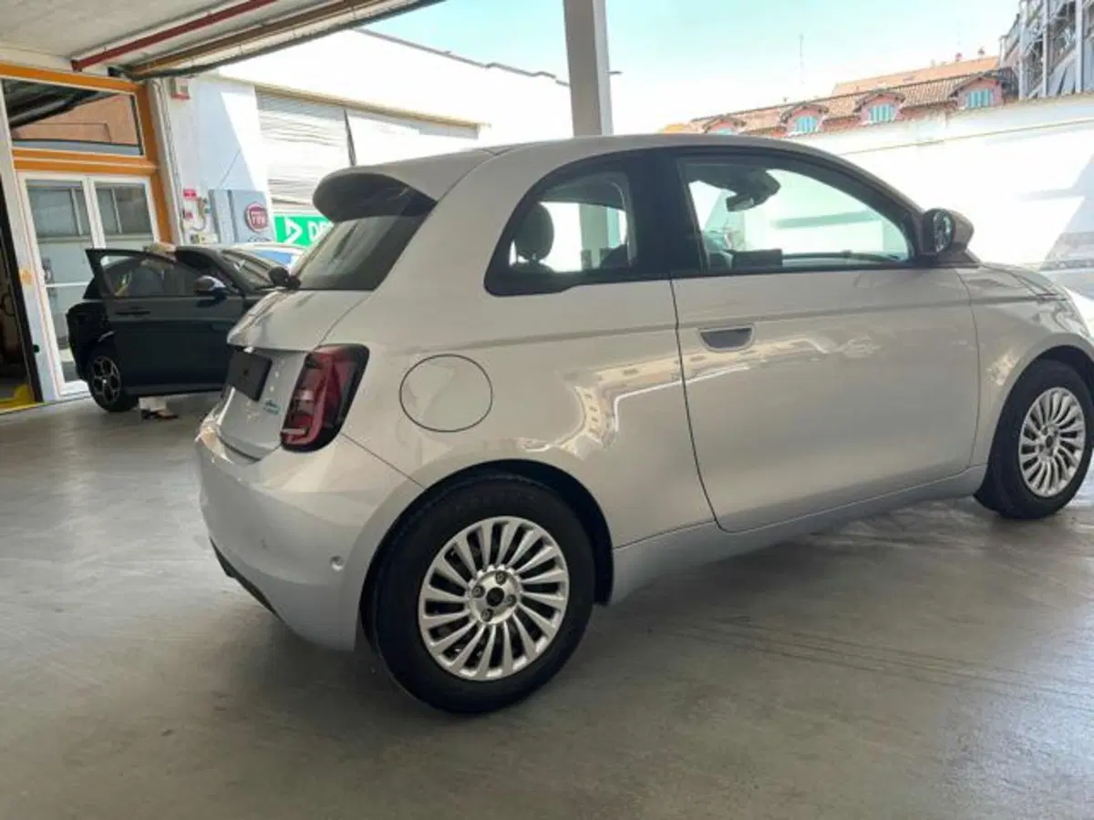 Fiat 500e nuova a Vercelli (18)