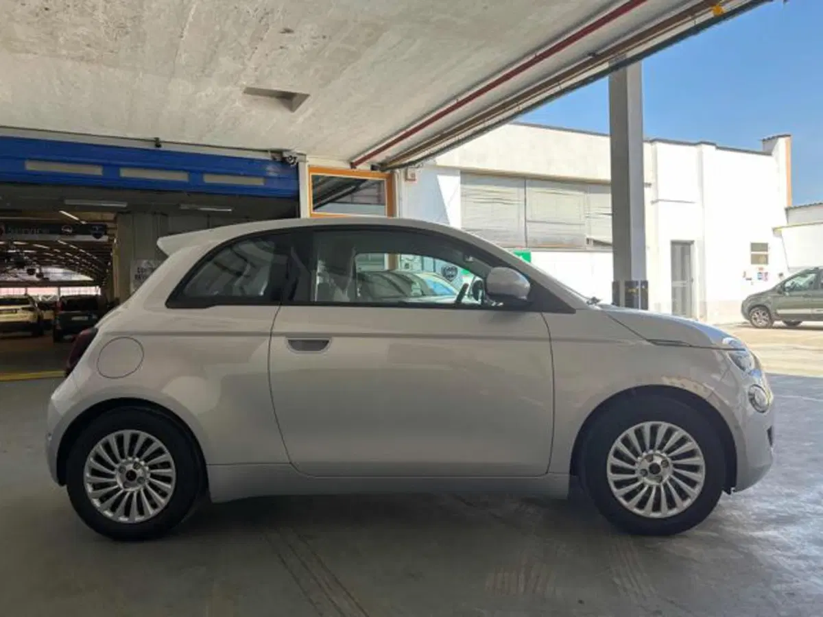 Fiat 500e nuova a Vercelli (19)