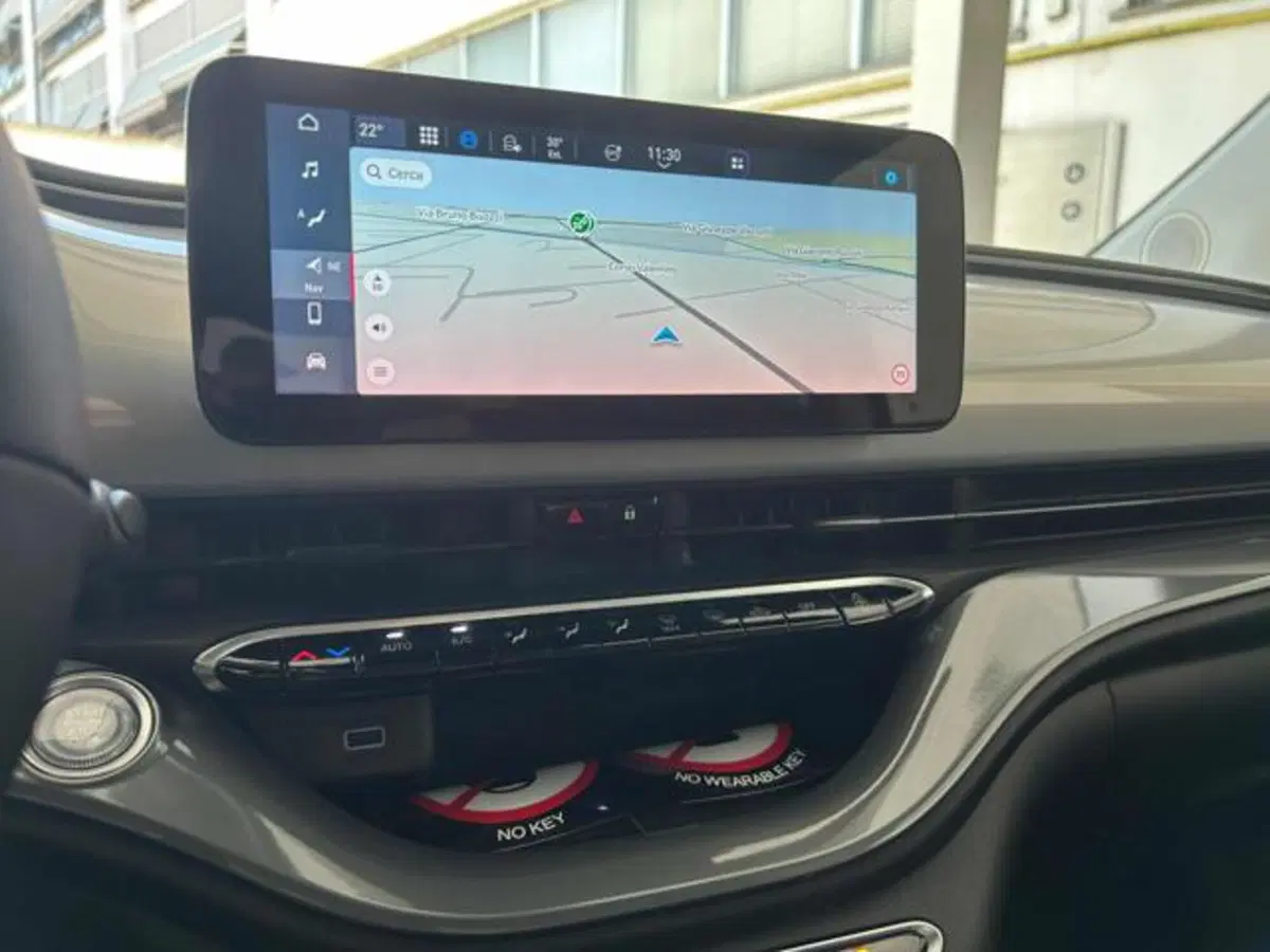 Fiat 500e nuova a Vercelli (8)