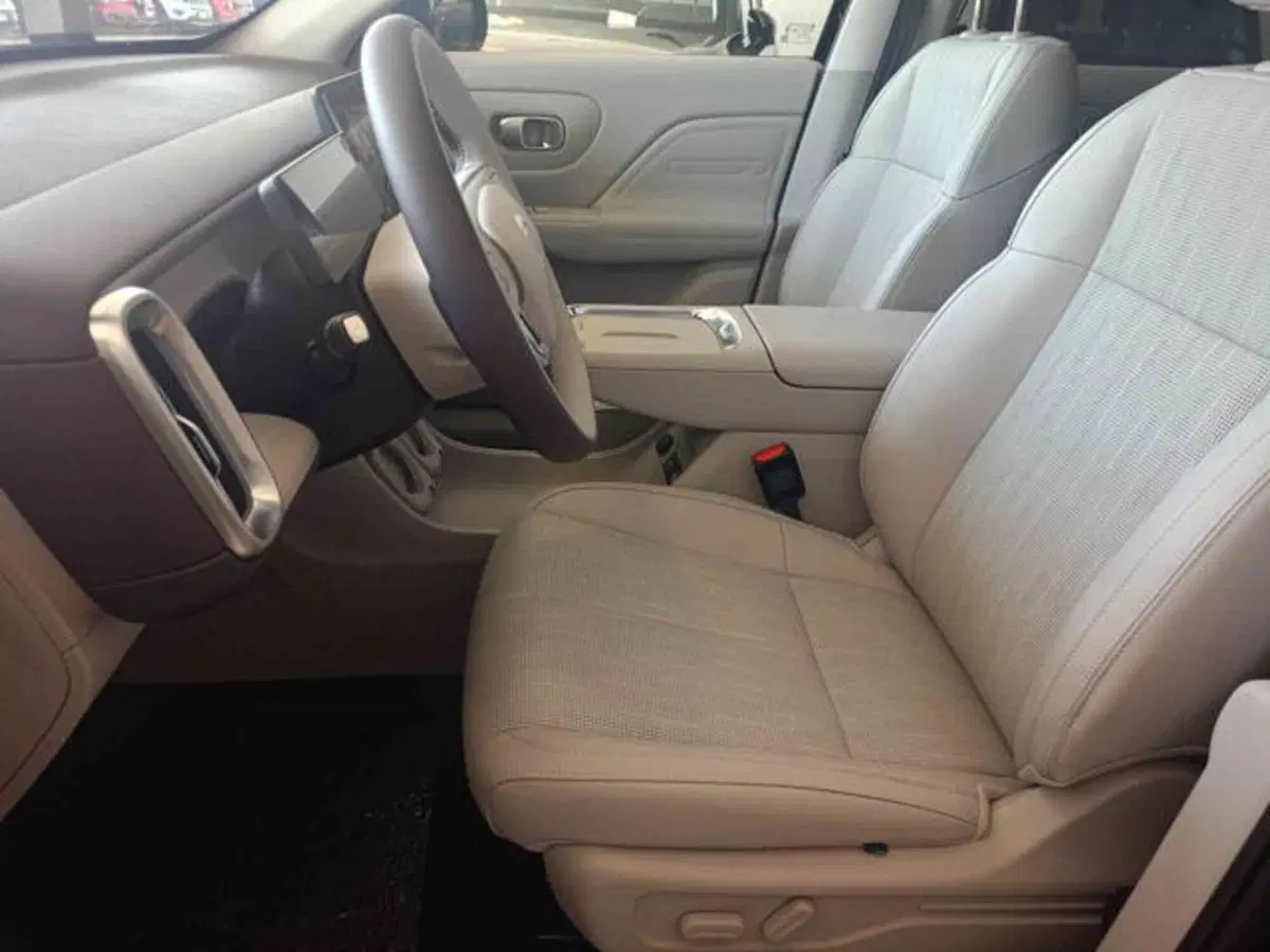 Leapmotor B10 nuova a Vercelli (11)