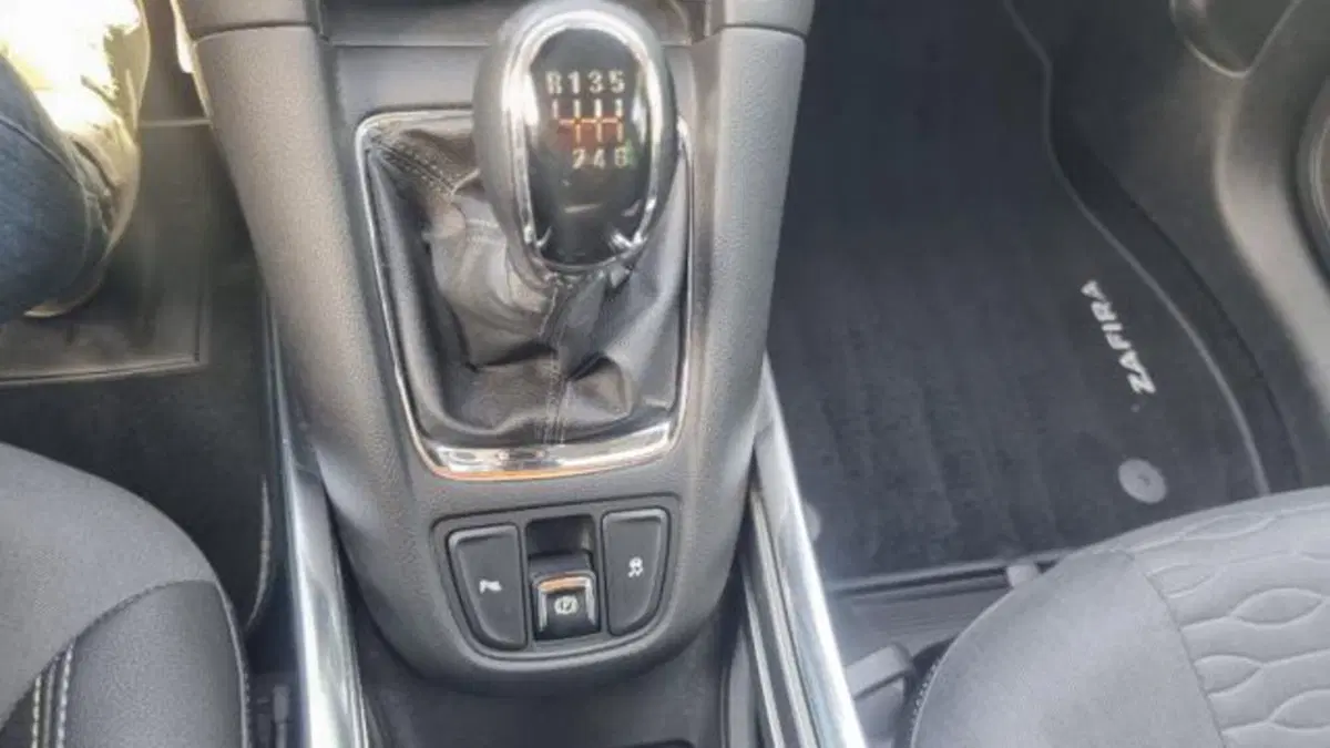 Opel Zafira Tourer usata a Savona (15)