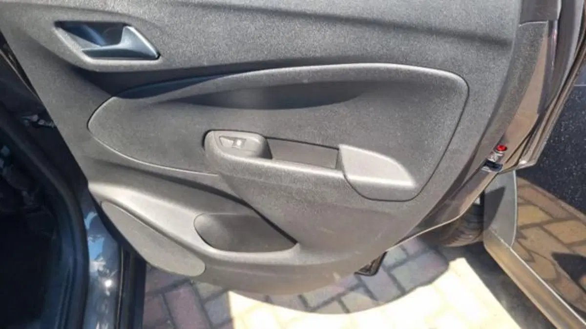 Opel Crossland usata a Savona (14)