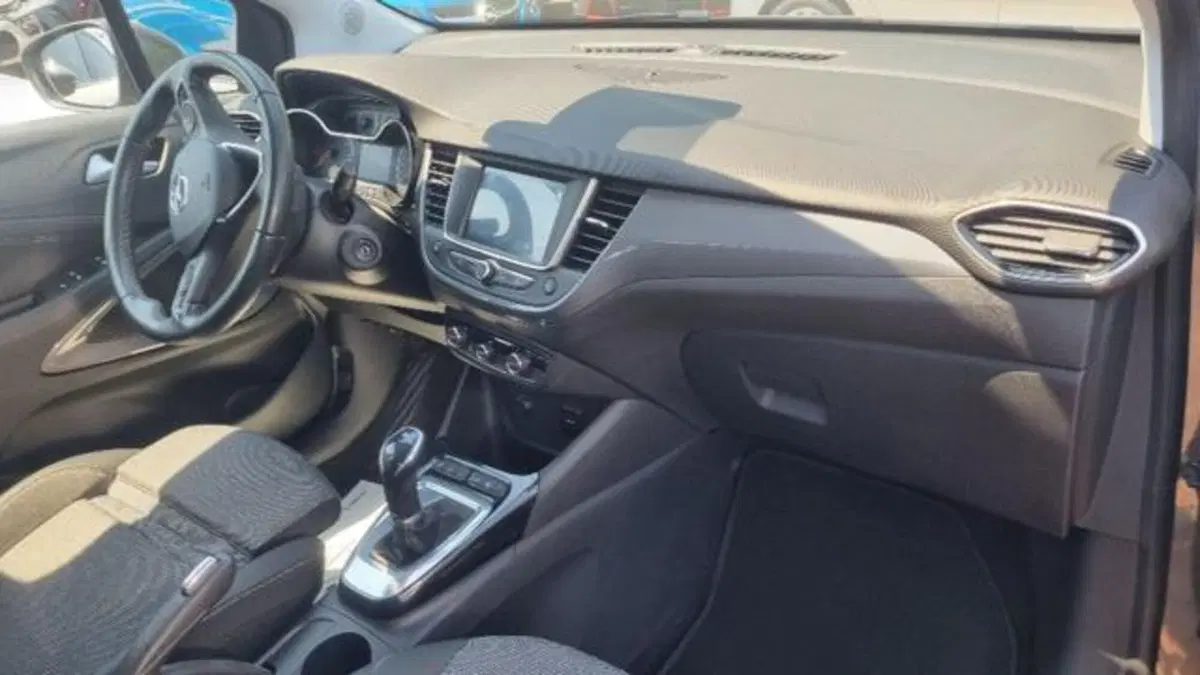 Opel Crossland usata a Savona (8)
