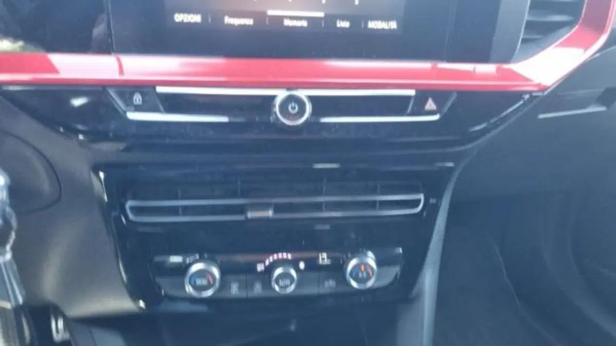 Opel Mokka usata a Savona (8)