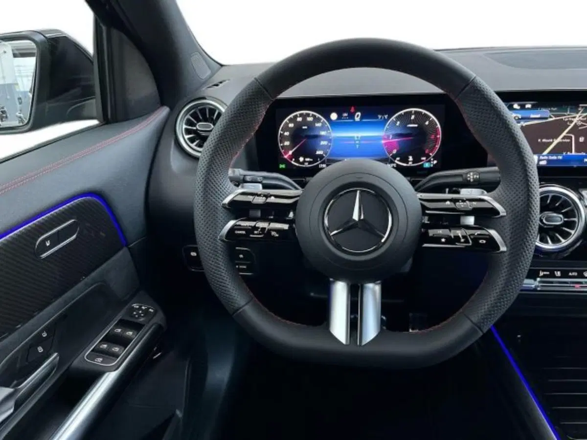 Mercedes-Benz GLA SUV nuova a Verona (11)