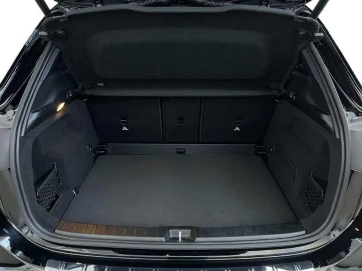 Mercedes-Benz GLA SUV nuova a Verona (15)