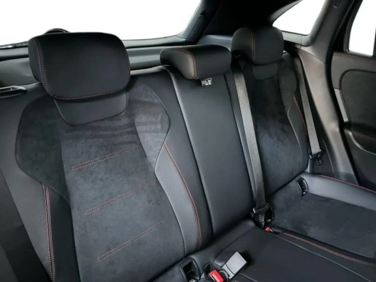 Mercedes-Benz GLA SUV nuova a Verona (16)