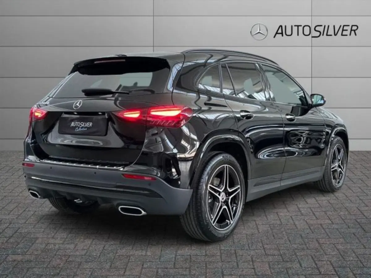 Mercedes-Benz GLA SUV nuova a Verona (2)
