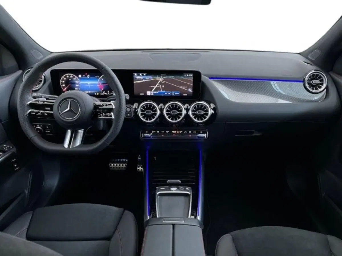 Mercedes-Benz GLA SUV nuova a Verona (9)