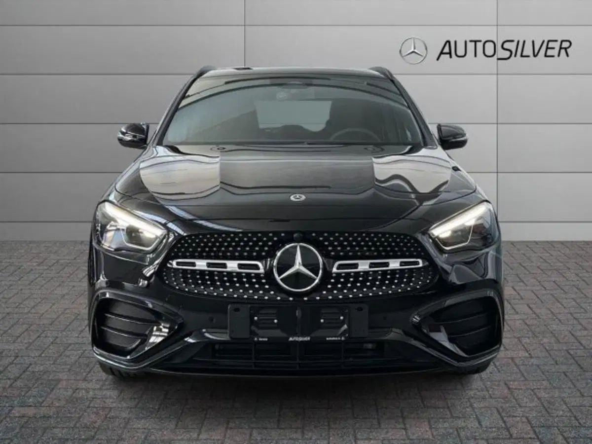 Mercedes-Benz GLA SUV nuova a Verona (3)