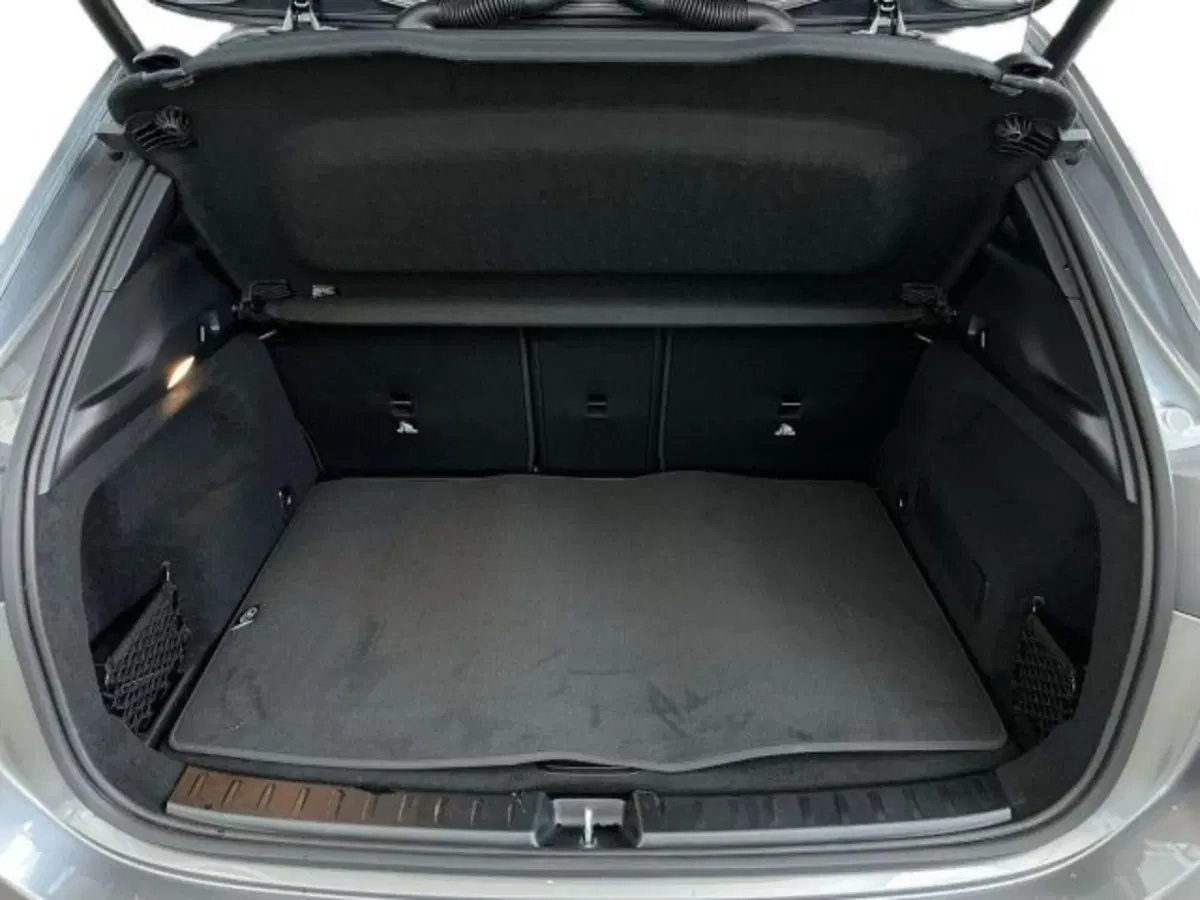 Mercedes-Benz GLA SUV nuova a Verona (13)
