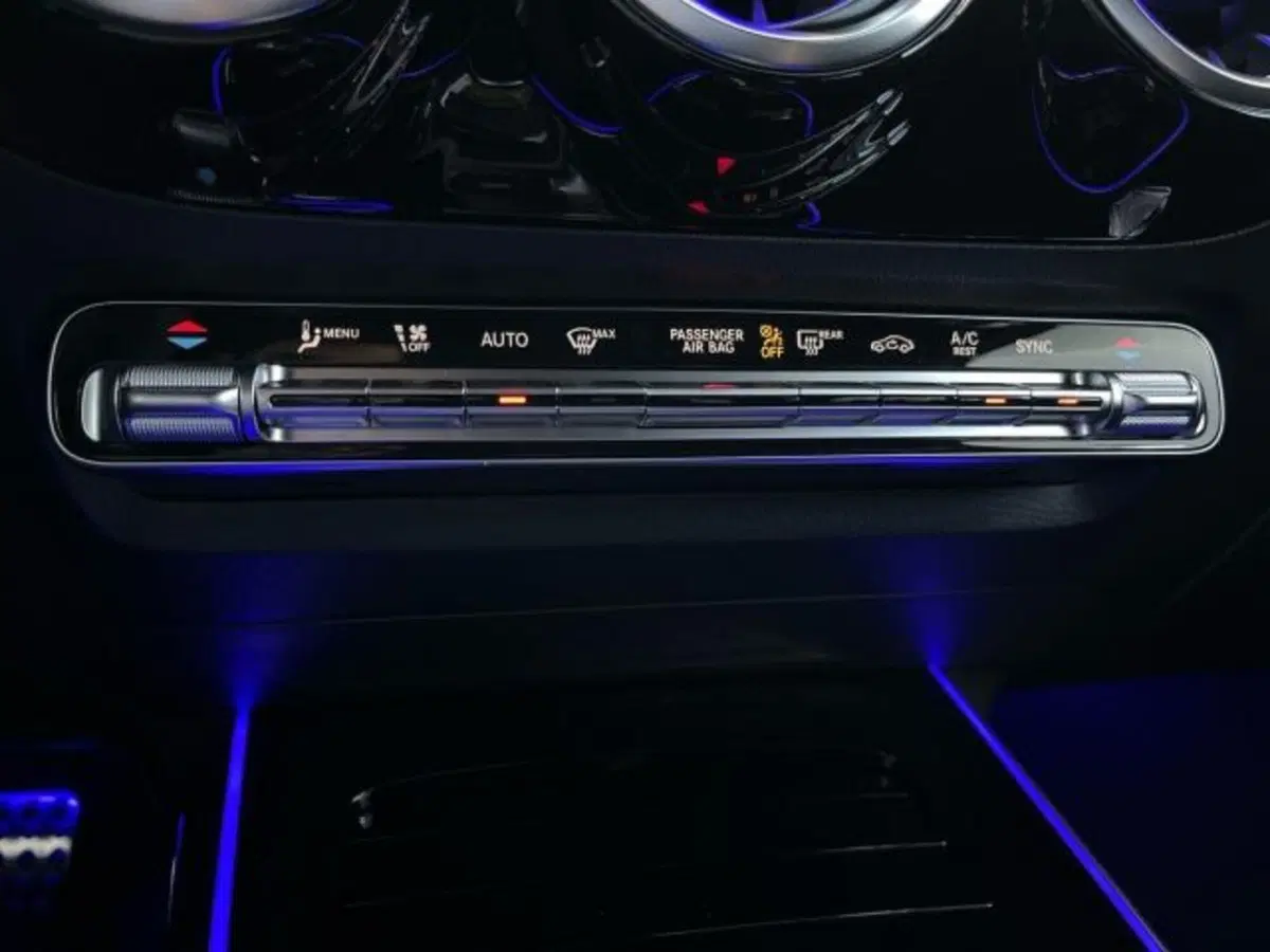 Mercedes-Benz GLA SUV nuova a Verona (14)