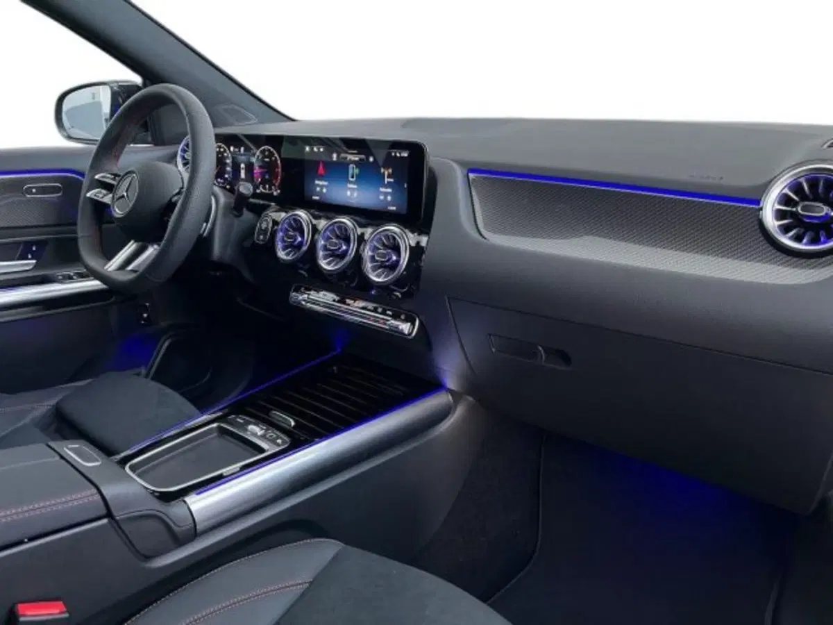 Mercedes-Benz GLA SUV nuova a Verona (16)