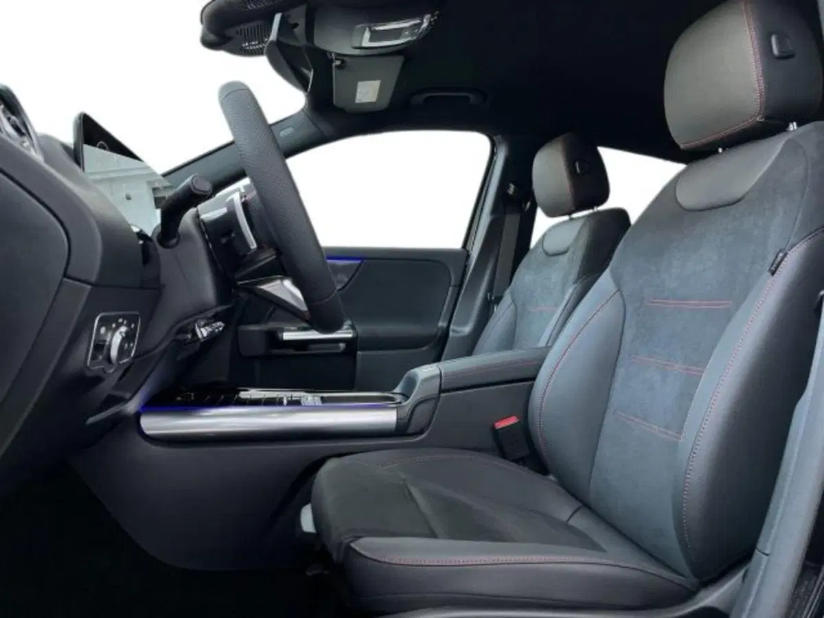 Mercedes-Benz GLA SUV nuova a Verona (10)