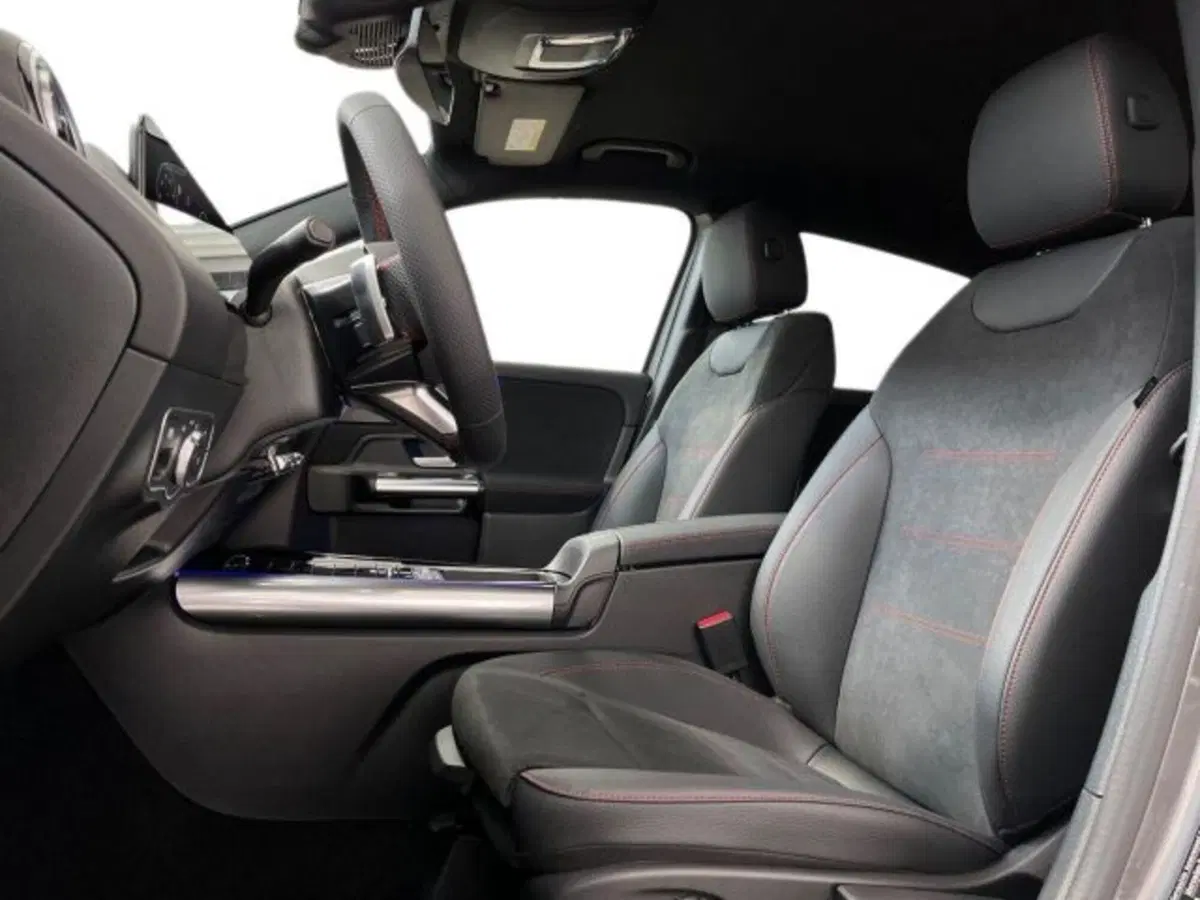 Mercedes-Benz GLA SUV nuova a Verona (10)