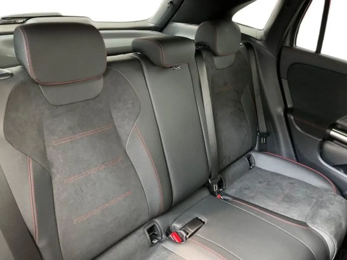 Mercedes-Benz GLA SUV nuova a Verona (15)