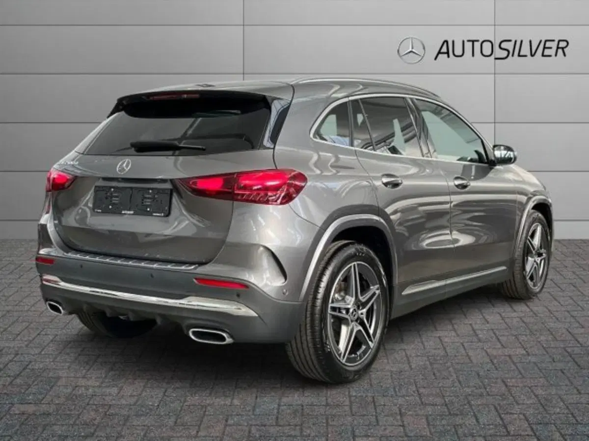 Mercedes-Benz GLA SUV nuova a Verona (2)
