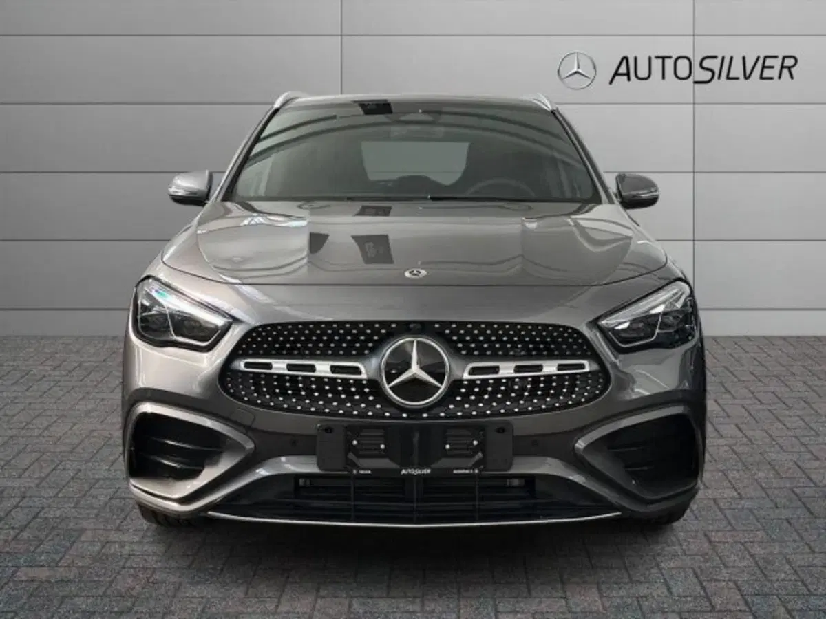 Mercedes-Benz GLA SUV nuova a Verona (3)