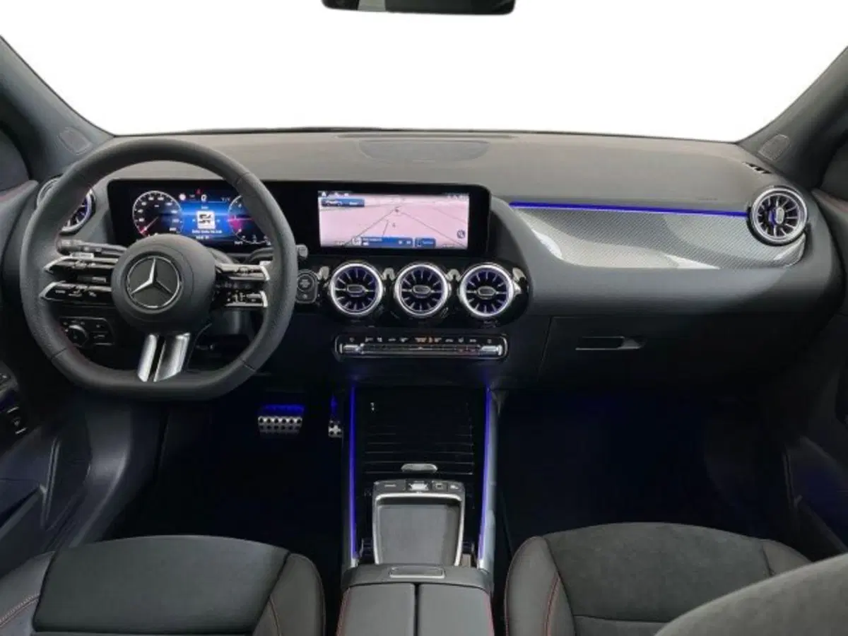 Mercedes-Benz GLA SUV nuova a Verona (9)