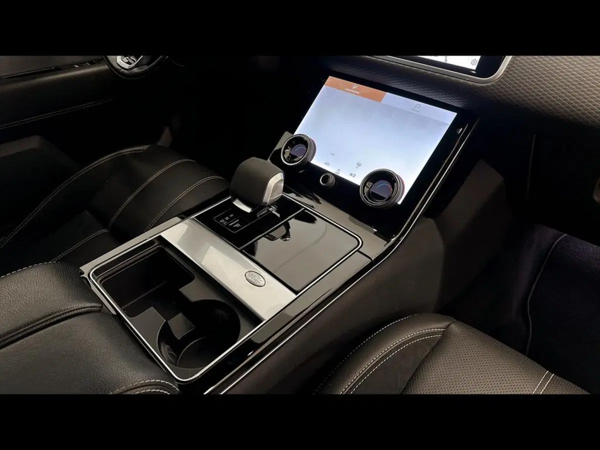 Land Rover Range Rover Velar usata a Varese (13)
