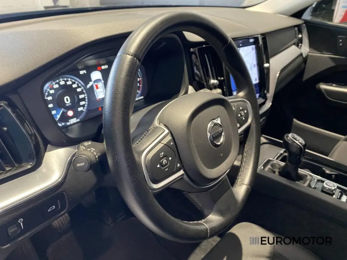 VOLVO Veicoli Commerciali XC60 usata a Bari (13)