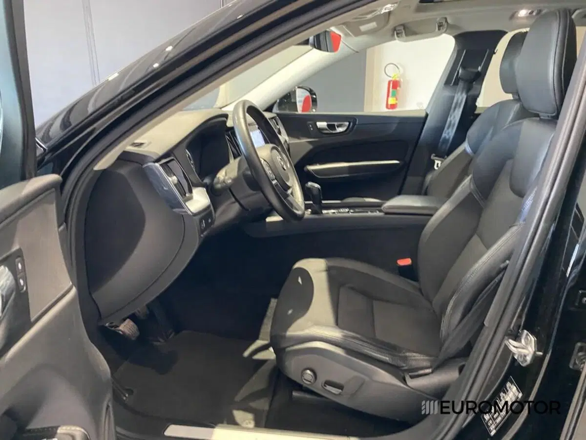 VOLVO Veicoli Commerciali XC60 usata a Bari (14)