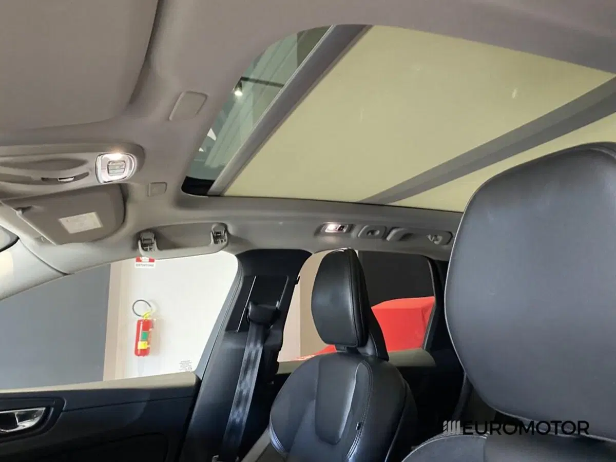 VOLVO Veicoli Commerciali XC60 usata a Bari (15)