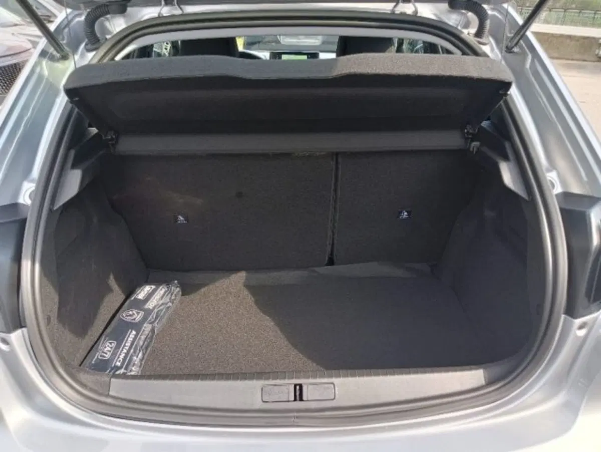 Peugeot 208 nuova a Brescia (14)