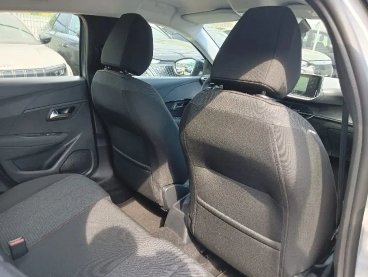 Peugeot 208 nuova a Brescia (16)