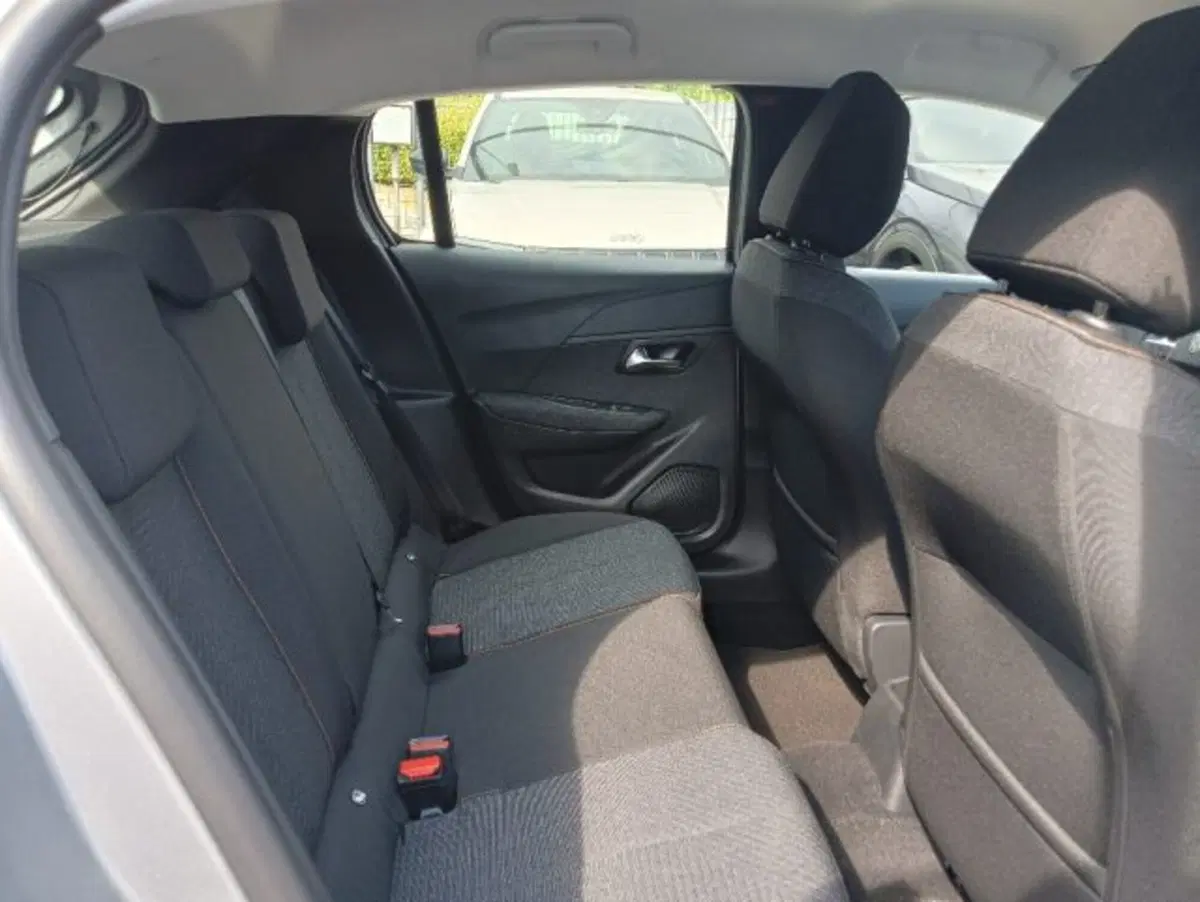 Peugeot 208 nuova a Brescia (17)