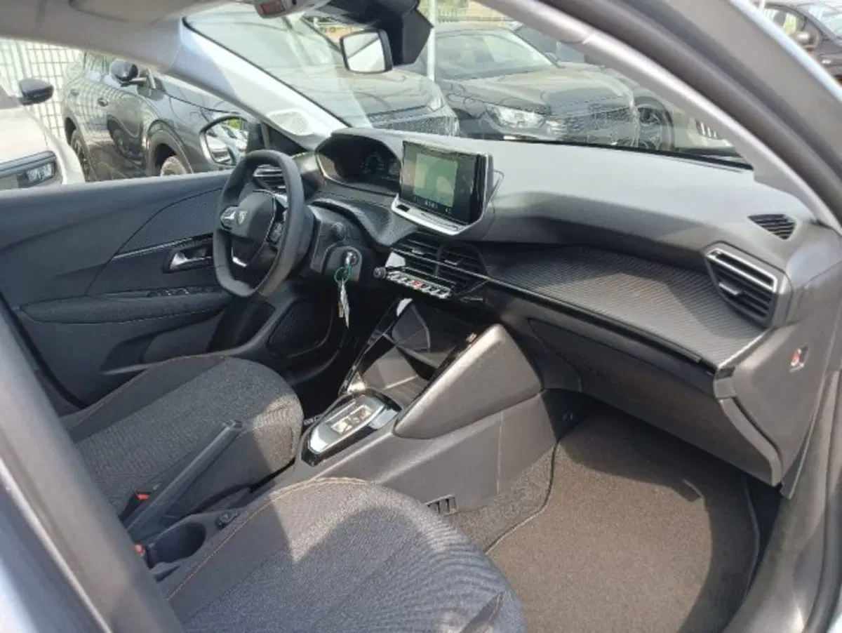 Peugeot 208 nuova a Brescia (18)