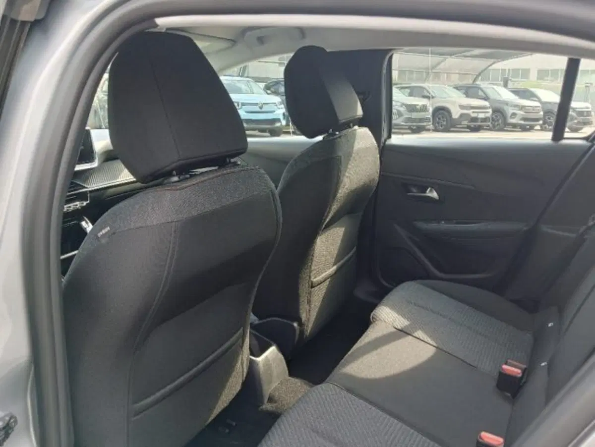 Peugeot 208 nuova a Brescia (20)